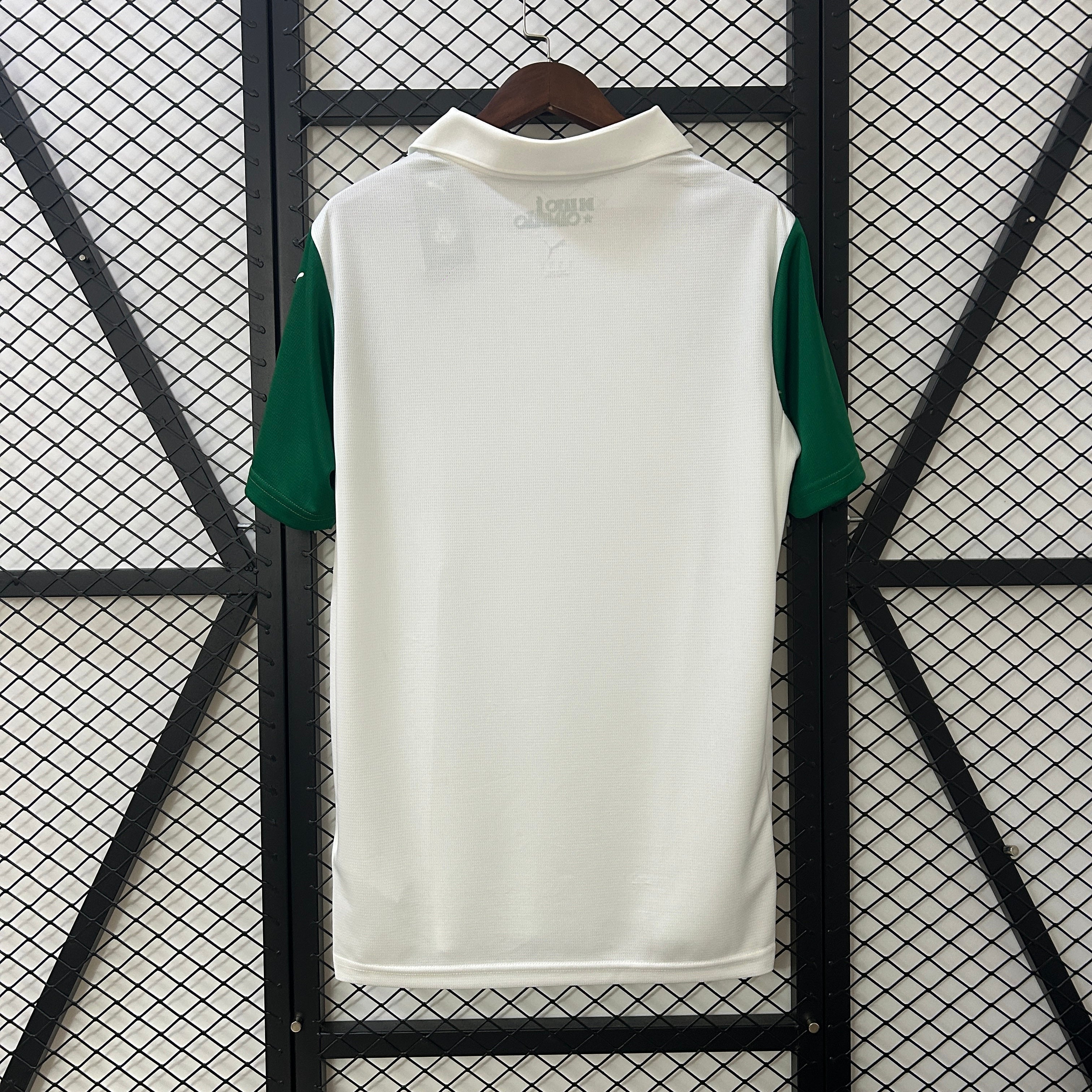 Palmeiras à l'extérieur 25/26