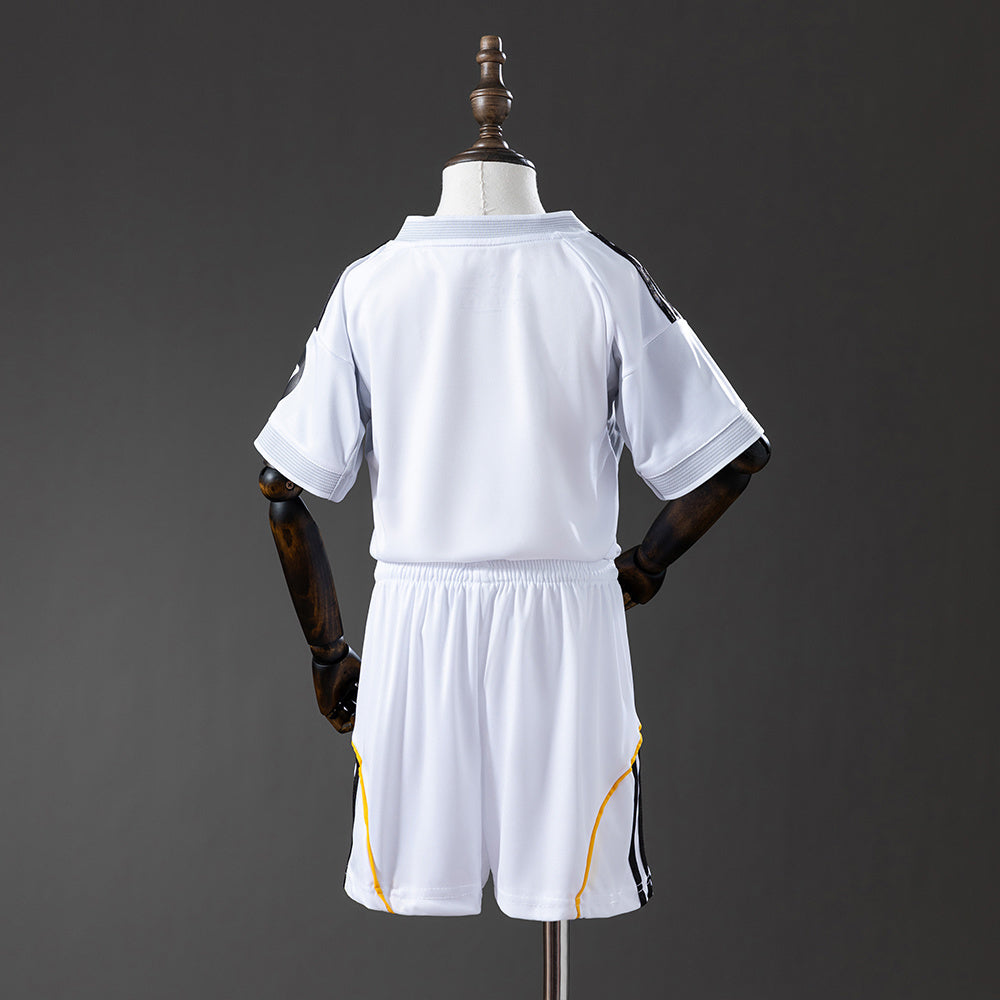 Maillot domicile Real Madrid 25/26 - Enfant (short inclus)
