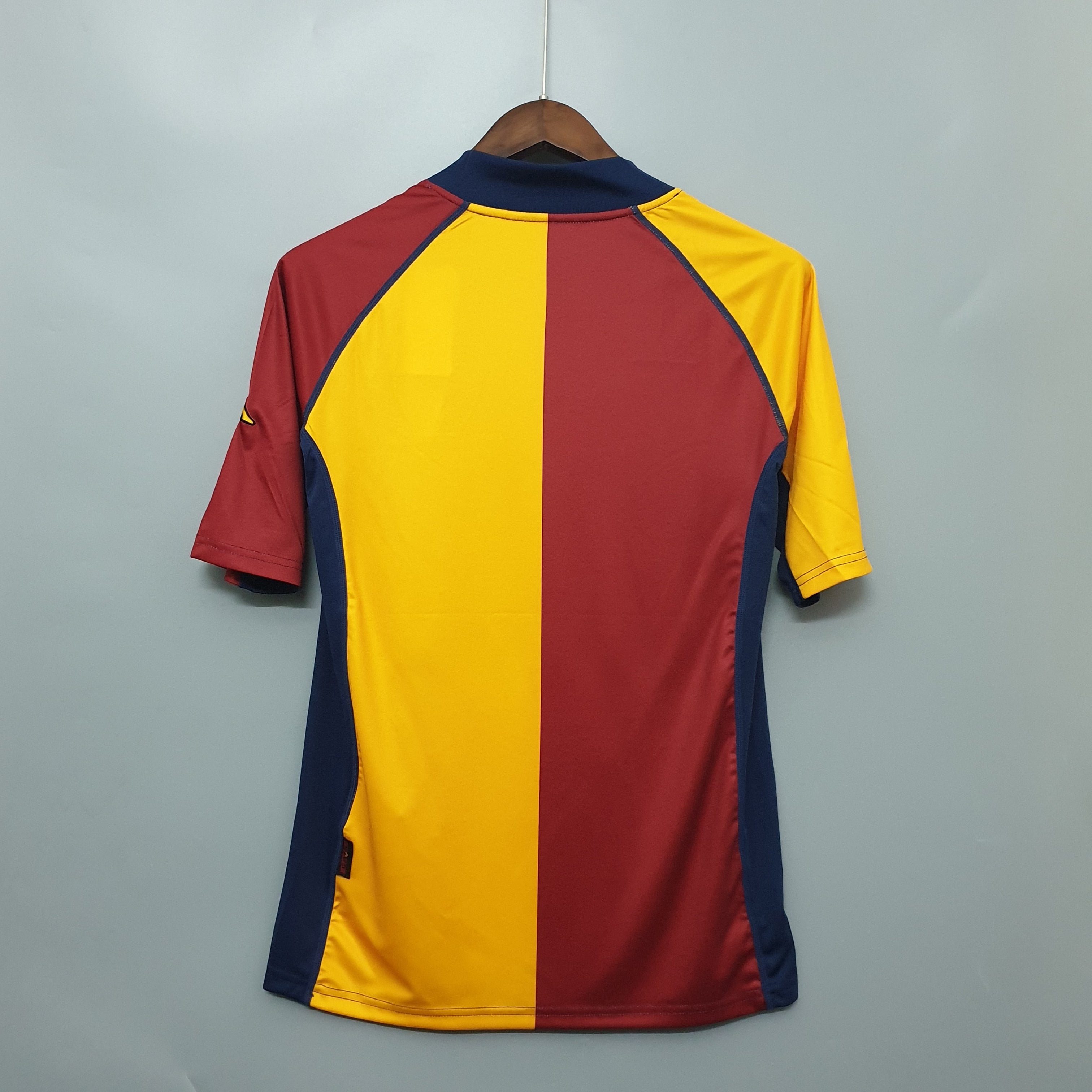 Retro Roma Home 01/02