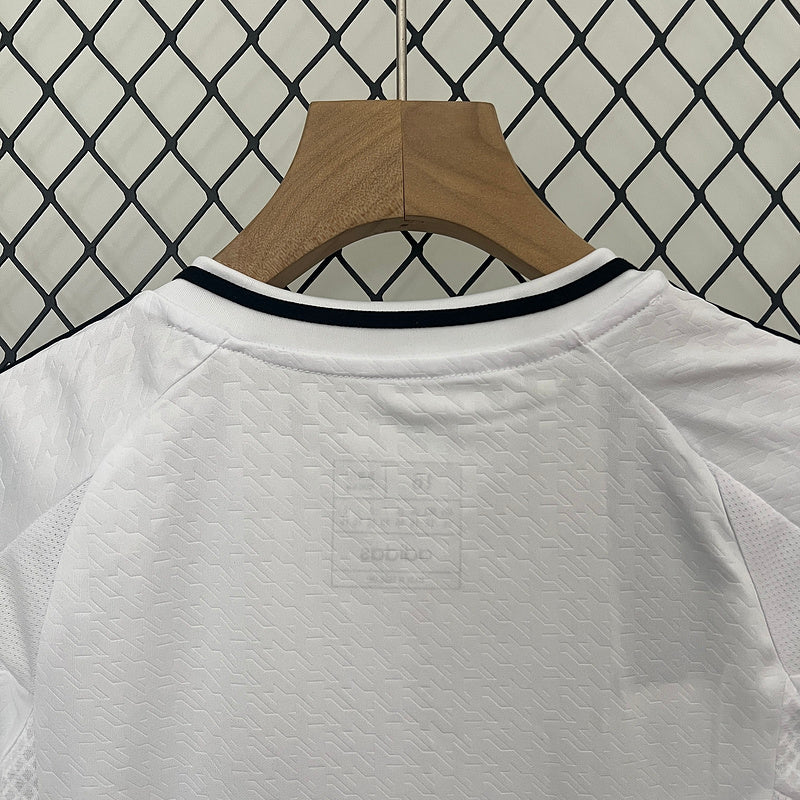 Maillot domicile Real Madrid 24/25 - Enfant (Shorts inclus)